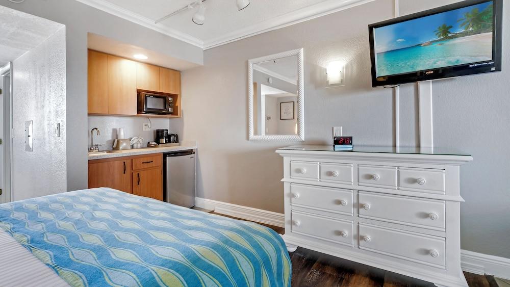 Pelican Pointe Clearwater Beach Hotel photo 17