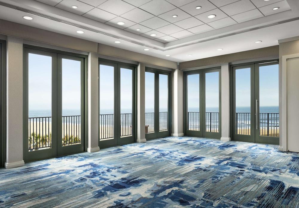 Hilton Virginia Beach Oceanfront photo 5