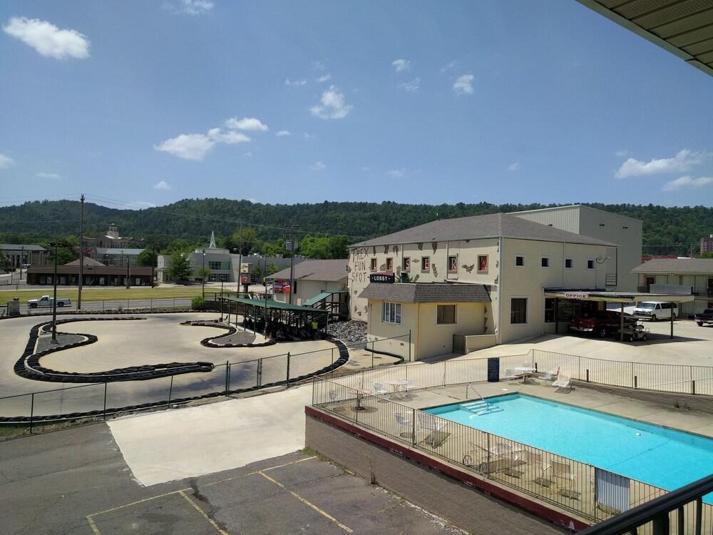 All Seasons Lodge photo 32