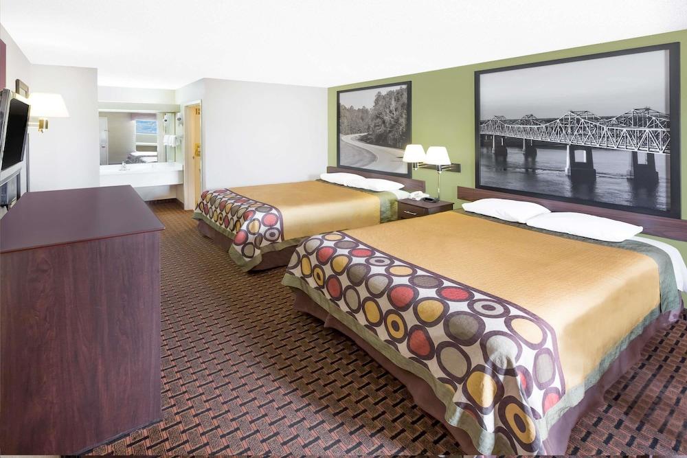 Super 8 by Wyndham Madison/Ridgeland Area photo 9