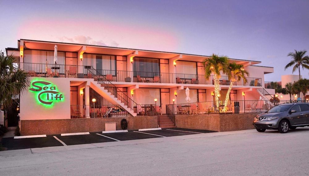 Sea Cliff Motel photo 24