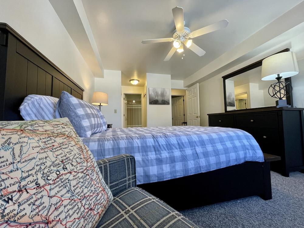 The Alex Furnished Rentals photo 8
