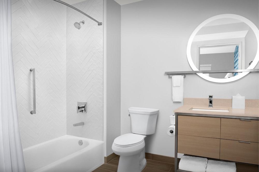 TownePlace Suites Jacksonville Airport photo 34