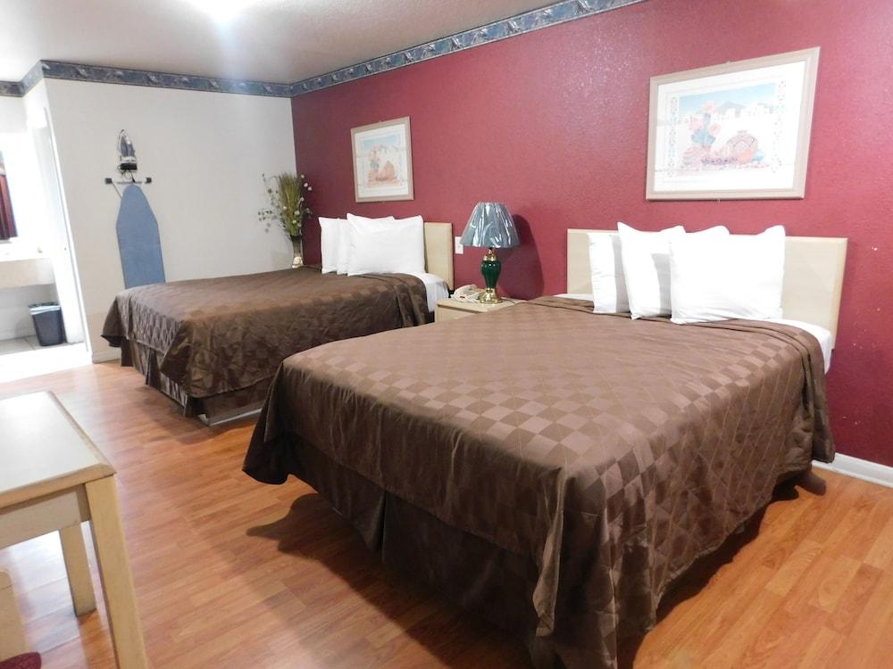 Eagle Pass Inn photo 15