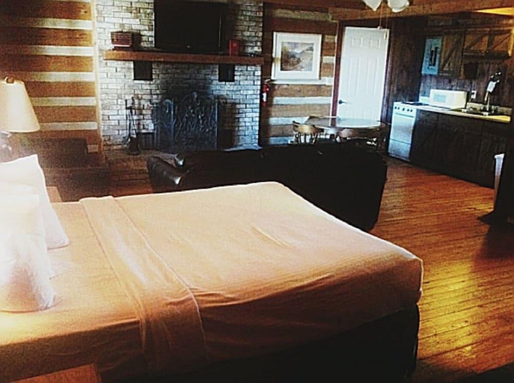 The Smokehouse Lodge and Cabins photo 39