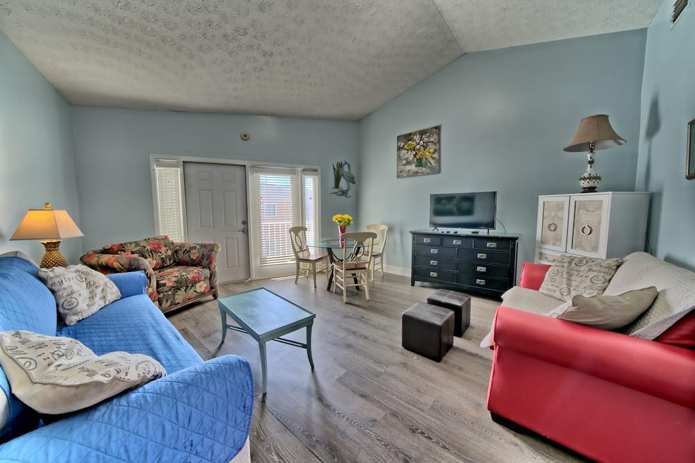 Pineapple Villas on Laguna Beach photo 51