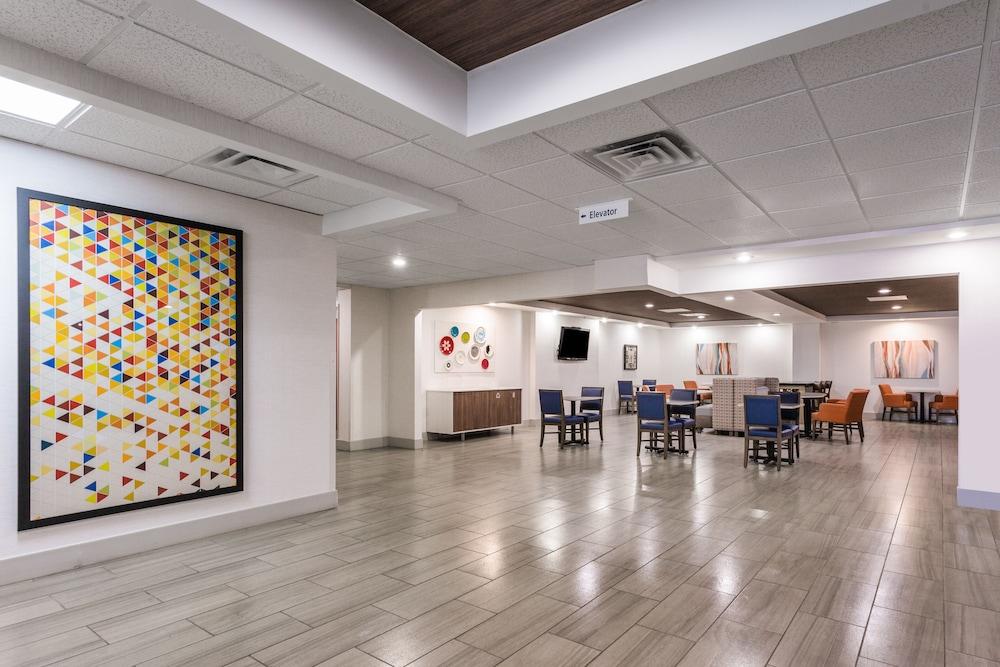 Holiday Inn Express and Suites - Petersburg - Fort Lee by IHG photo 41