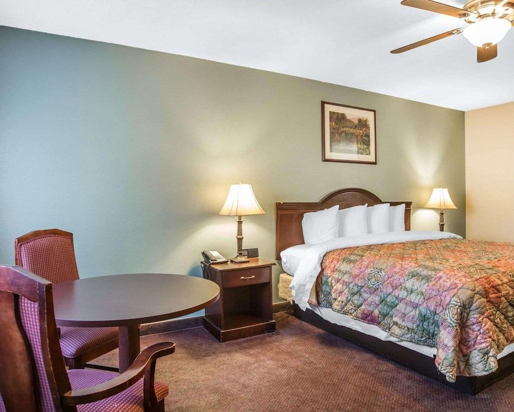 Quality Inn & Suites Cameron Park Shingle Springs photo 13