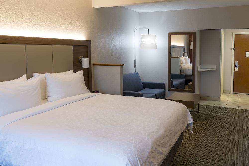 Holiday Inn Express Hotel & Suites Hillview by IHG photo 17