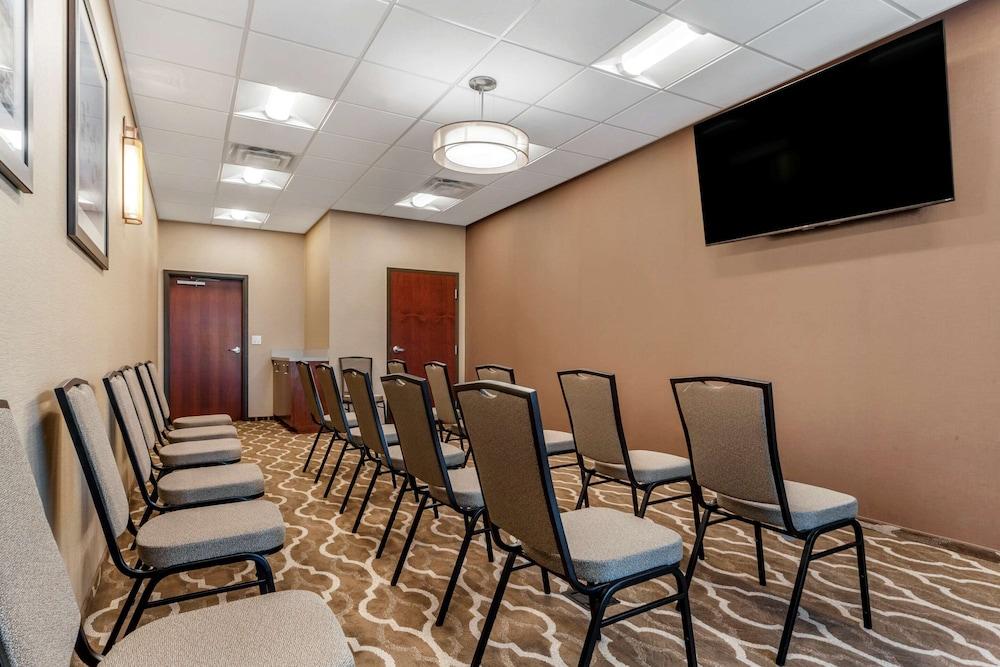 Comfort Suites Grand Island South photo 31
