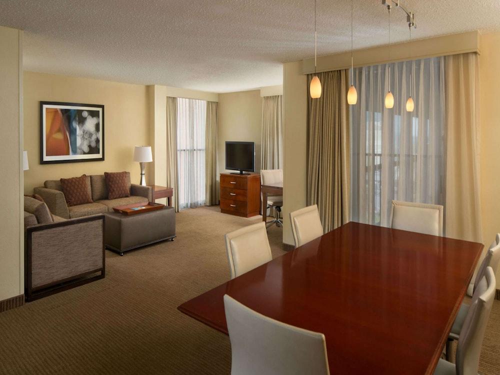 Embassy Suites Hotel Winston-Salem photo 18