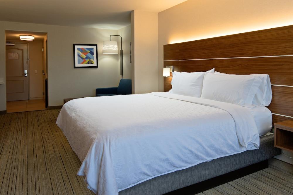 Holiday Inn Express Hotel & Suites Fresno South by IHG photo 7