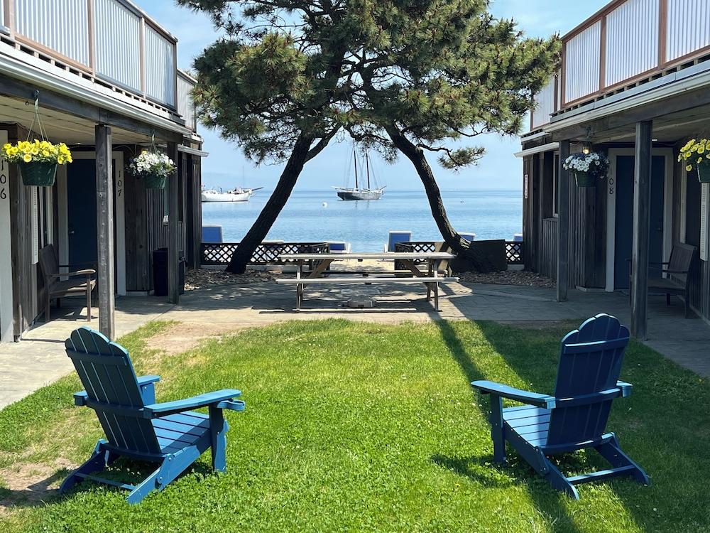 Vineyard Harbor Motel - Private Beach photo 58