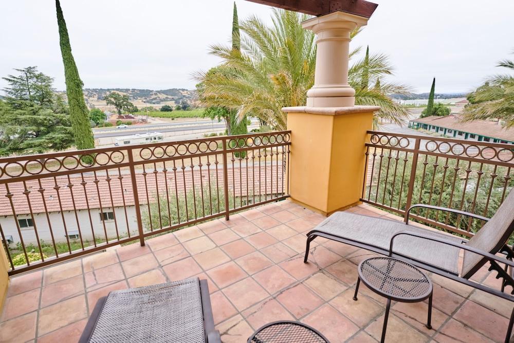 Bellasera Hotel & Suites Paso Robles, Tapestry by Hilton photo 93
