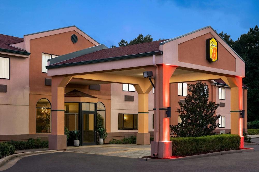 Super 8 by Wyndham Clinton photo 28