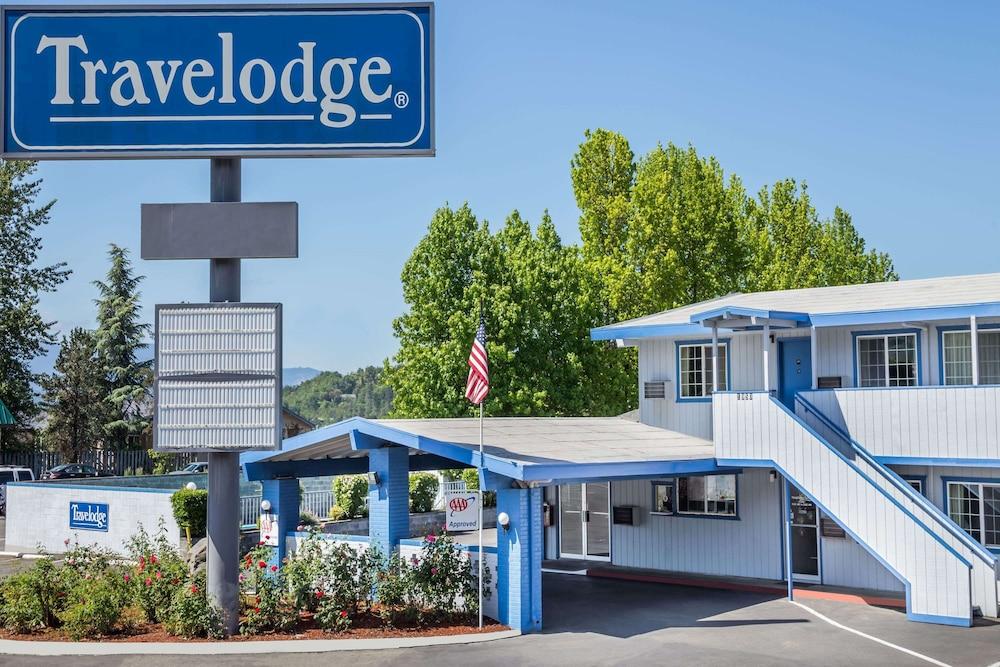 Travelodge by Wyndham Grants Pass photo 1