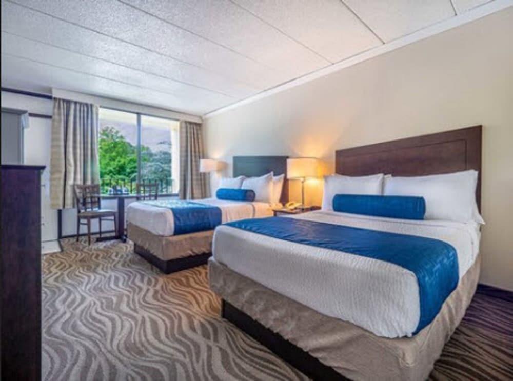 The Breakers Hotel & Suites photo 30