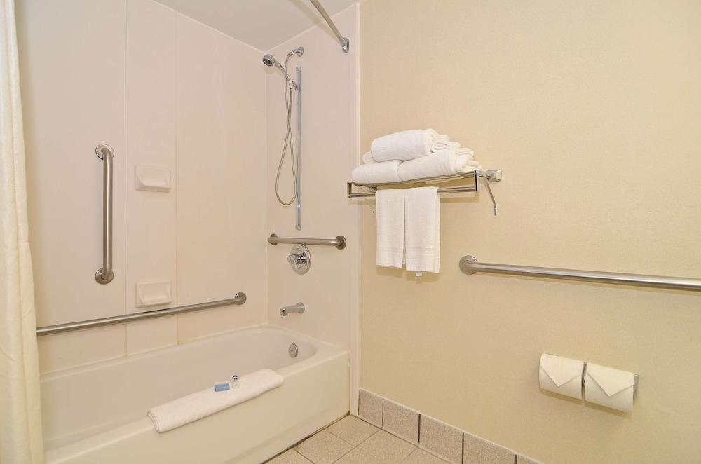 Best Western Plus Richmond Indiana I-70 photo 12
