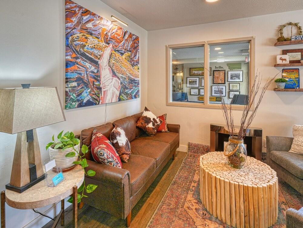 Yellowstone River Inn & Suites photo 2