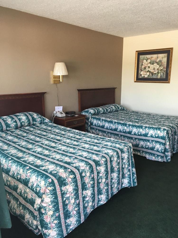 McCaig Motel photo 4