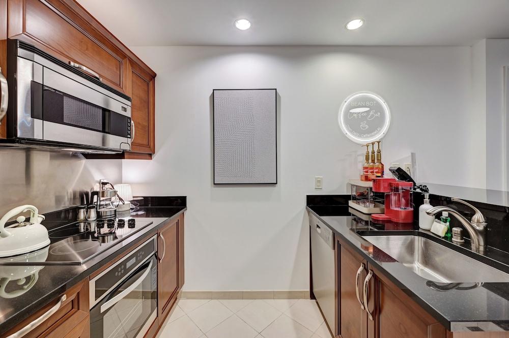 Suite Hub LV at Signature Sphere View photo 43