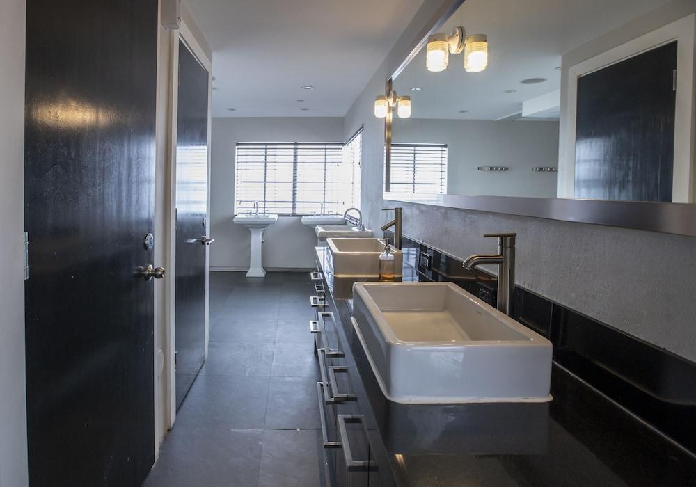 Posh South Beach Hostel photo 2
