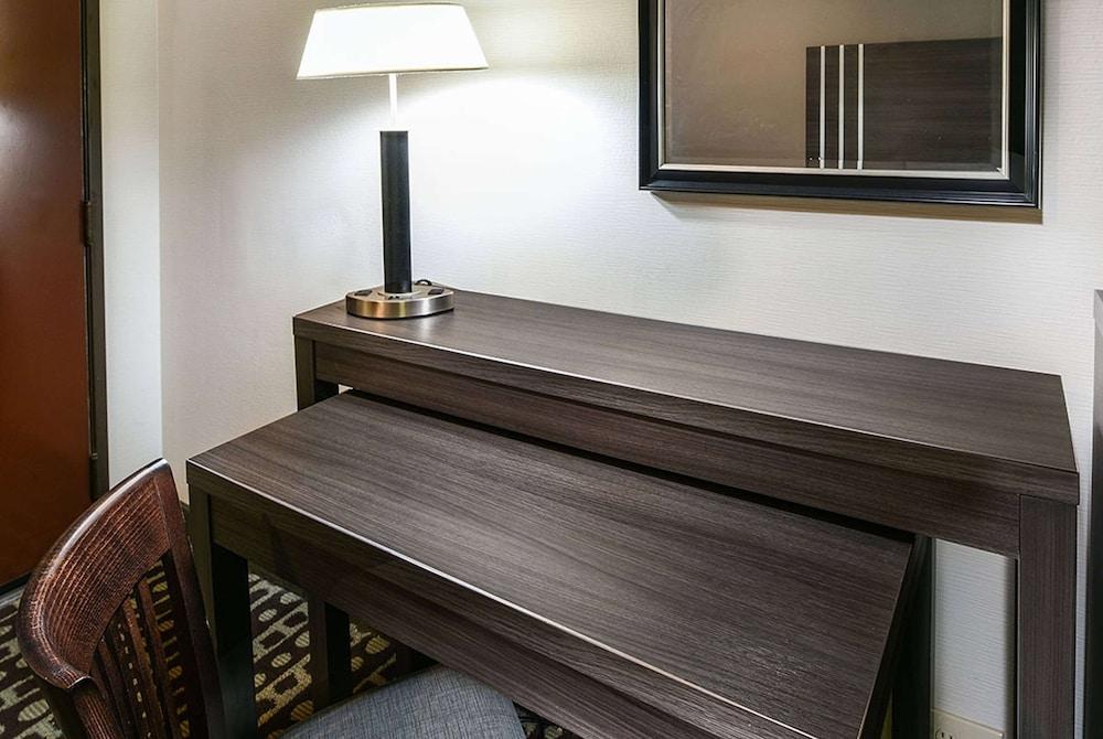 Travelodge by Wyndham Commerce Los Angeles Area photo 12