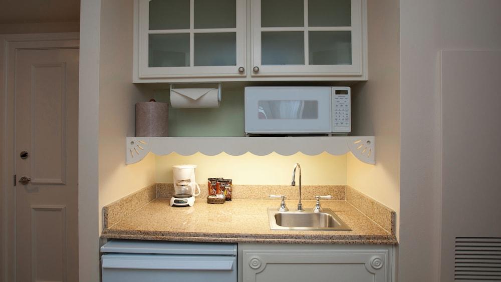 Disney's Beach Club Villas photo 23