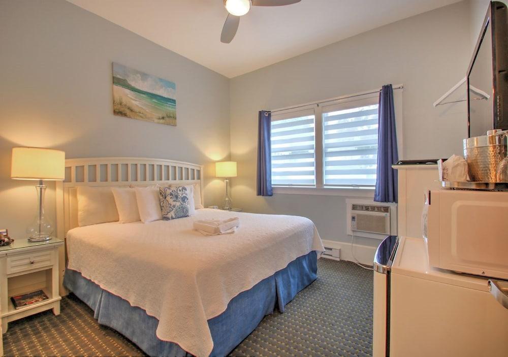 Sea Chambers Motel photo 26