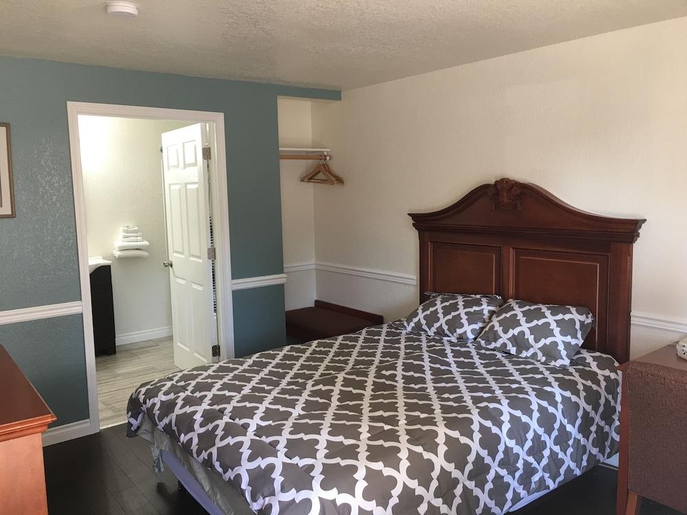 Belfair Motel photo 2