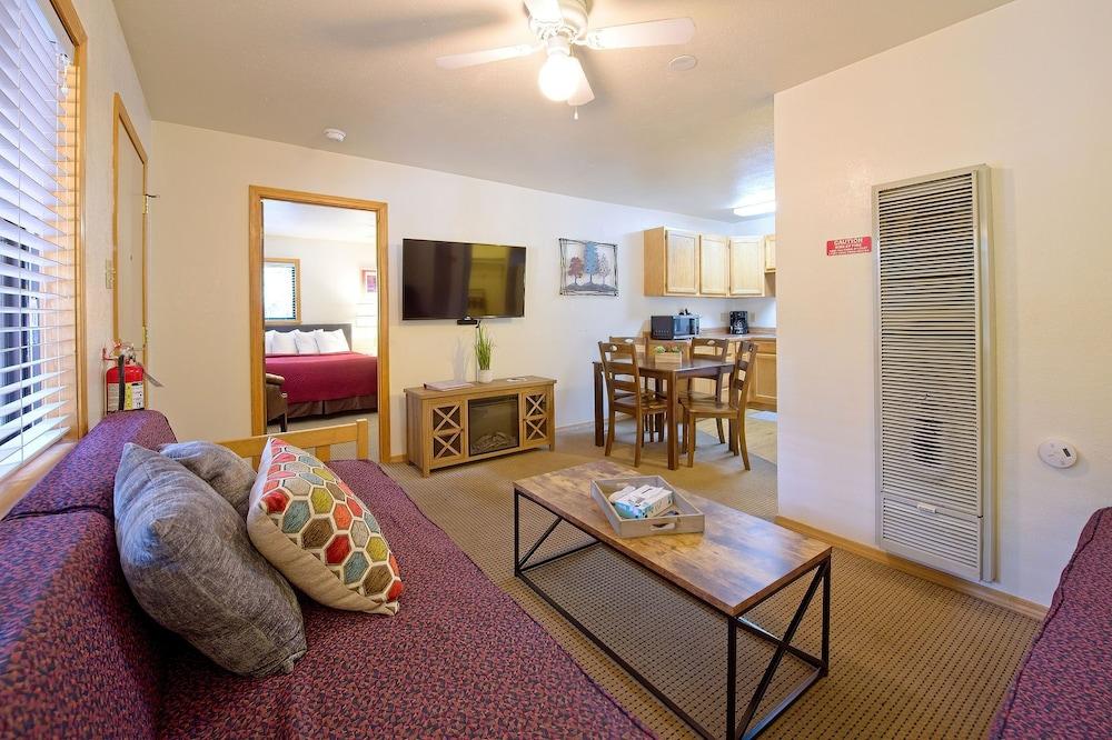 Thunderbird Lodge photo 10