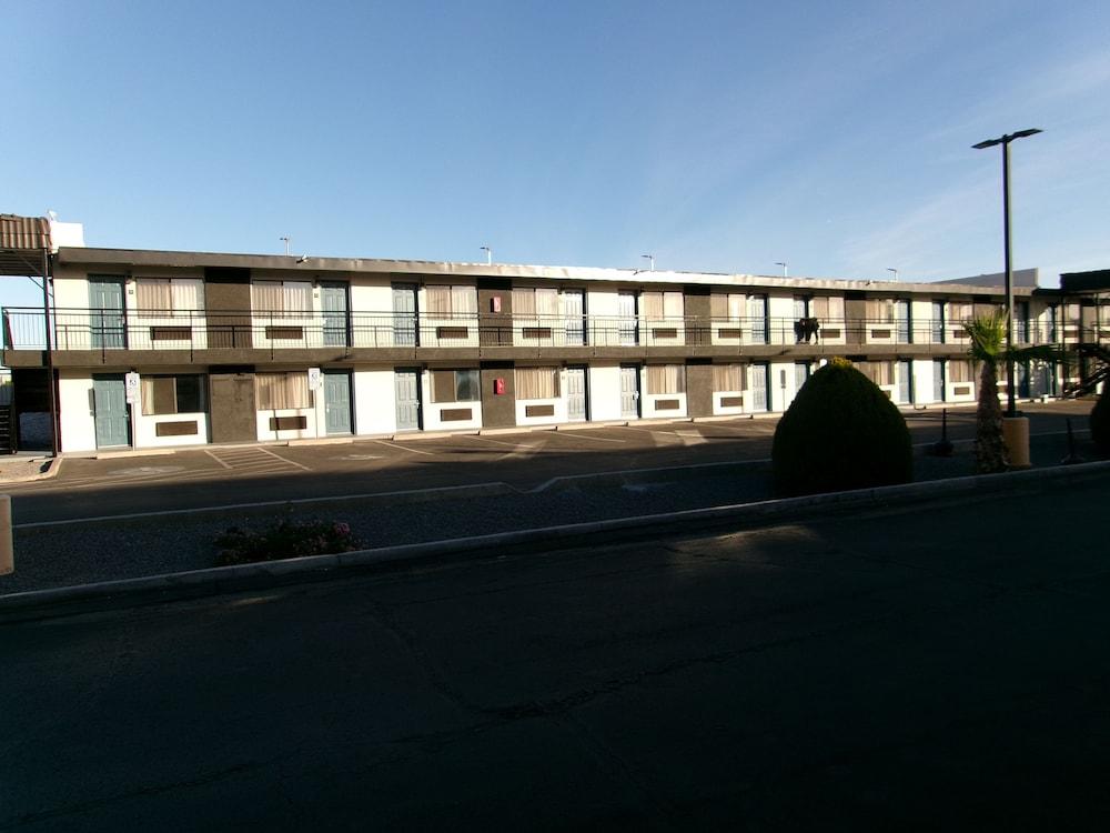 SureStay Hotel by Best Western Phoenix Airport photo 81