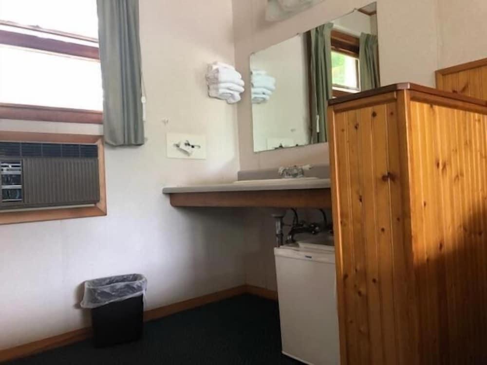 Catskill Motor Court Motel photo 16