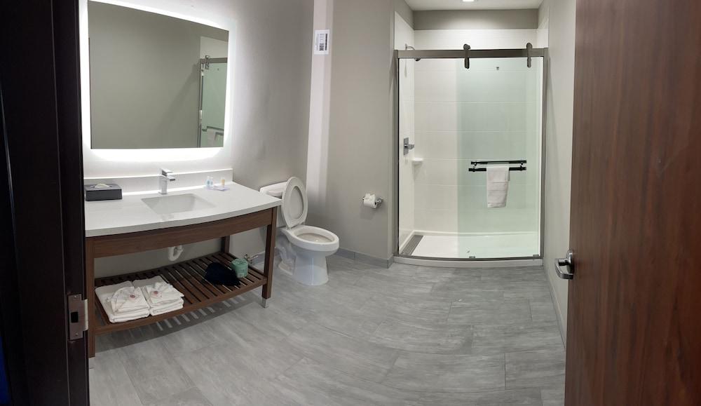 Comfort Inn & Suites Muskogee photo 32