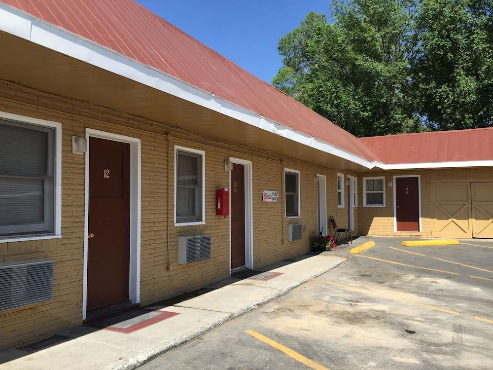 Elko Motel photo 3