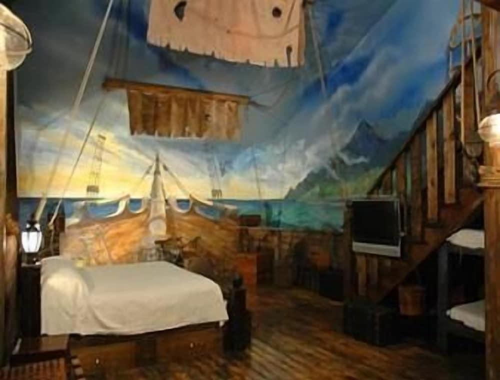 Wildwood Inn Tropical Dome & Theme Suites photo 68