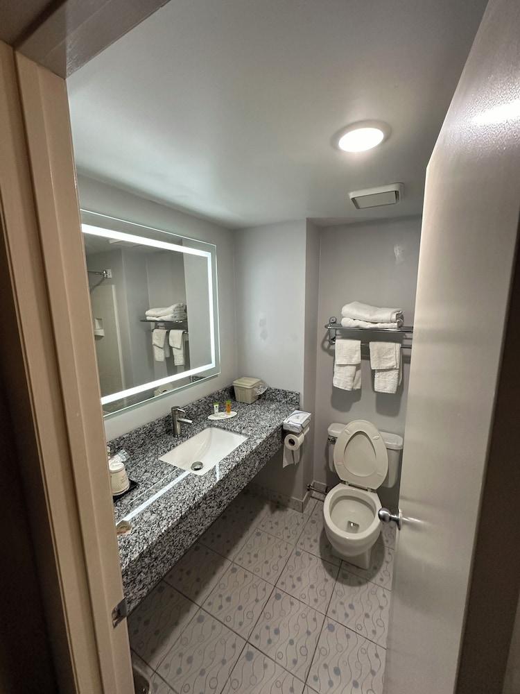Aderi Hotel Niantic — hotel in Niantic