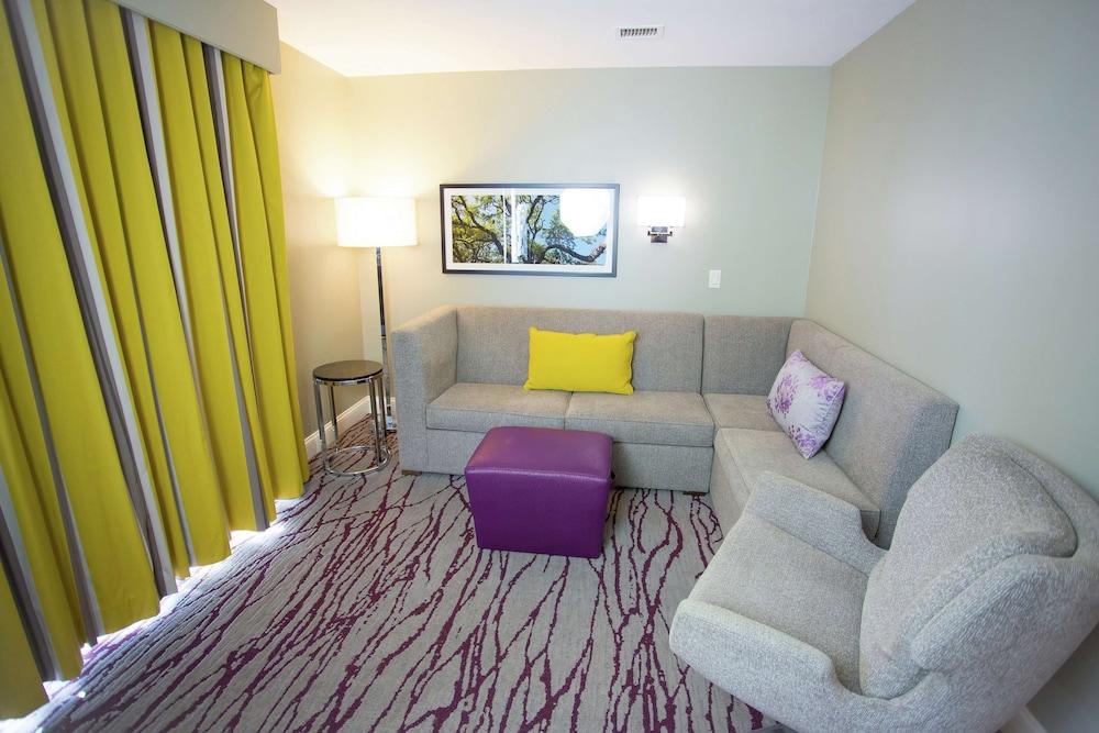 DoubleTree by Hilton Hotel Savannah Historic District photo 31