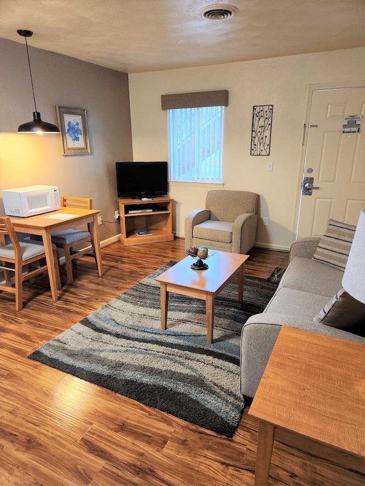 Affordable Corporate Suites of Salem photo 41