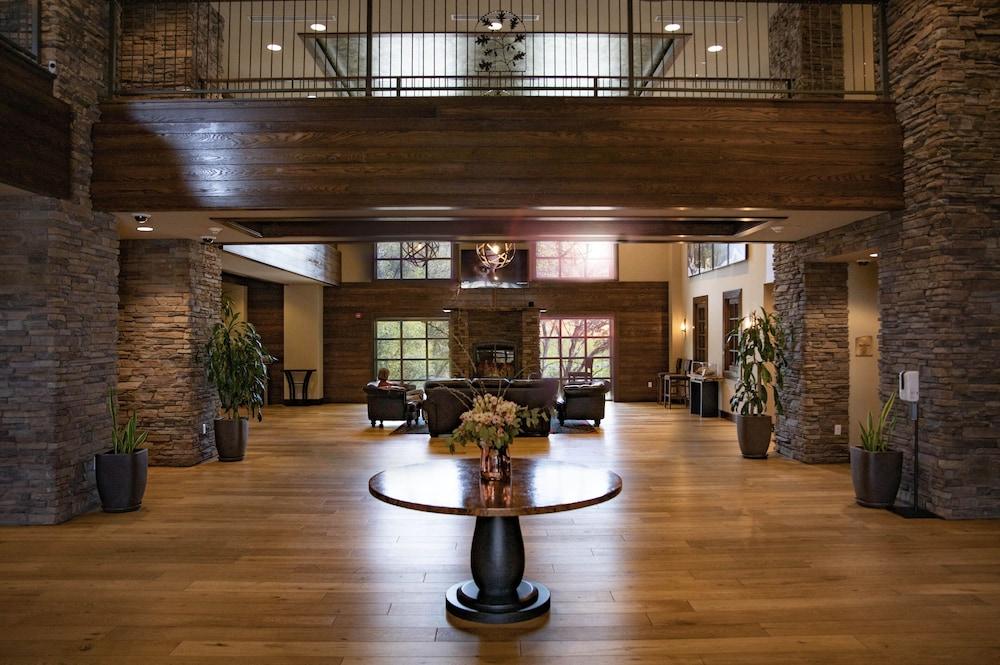 The Hotel at Black Oak Casino Resort photo 2