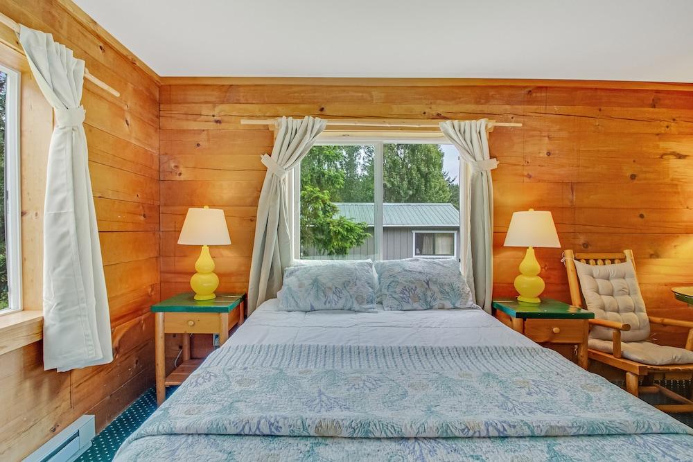 Deer Harbor Inn photo 99