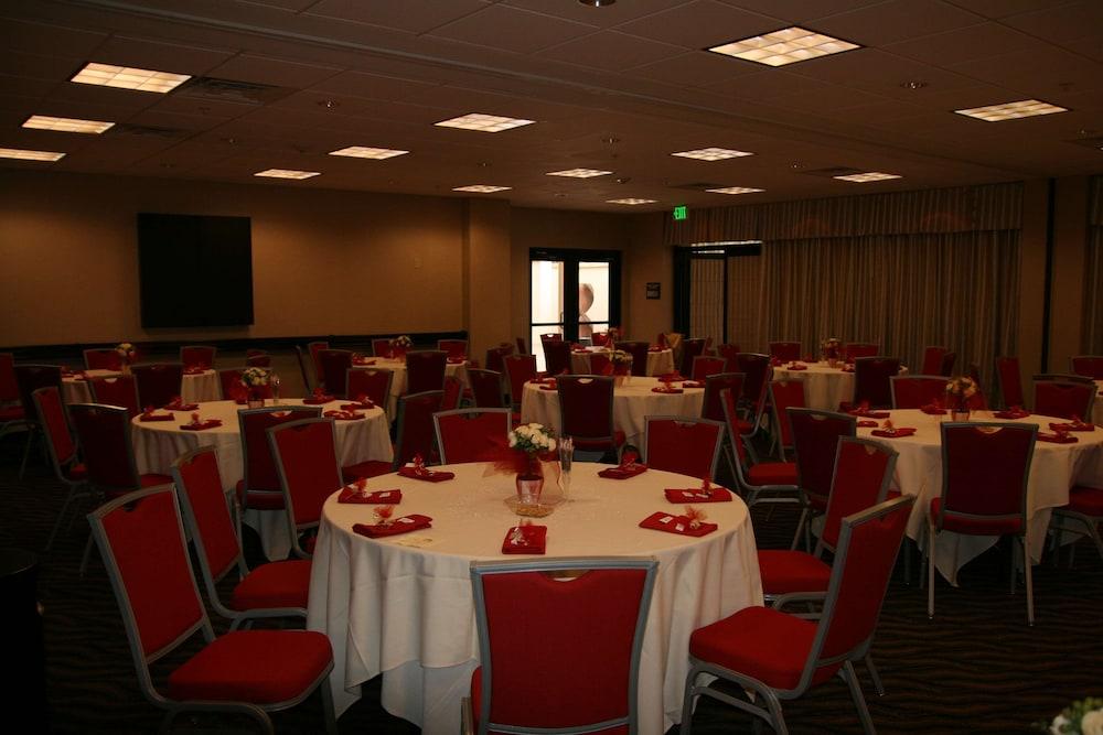 Hampton Inn Jacksonville-Anniston Area photo 49