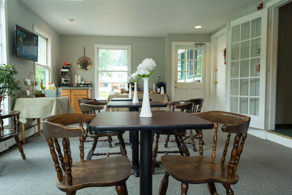 The Lodge at West River photo 4