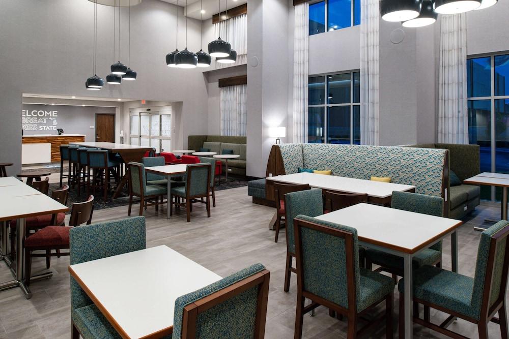 Hampton Inn & Suites Adrian photo 47