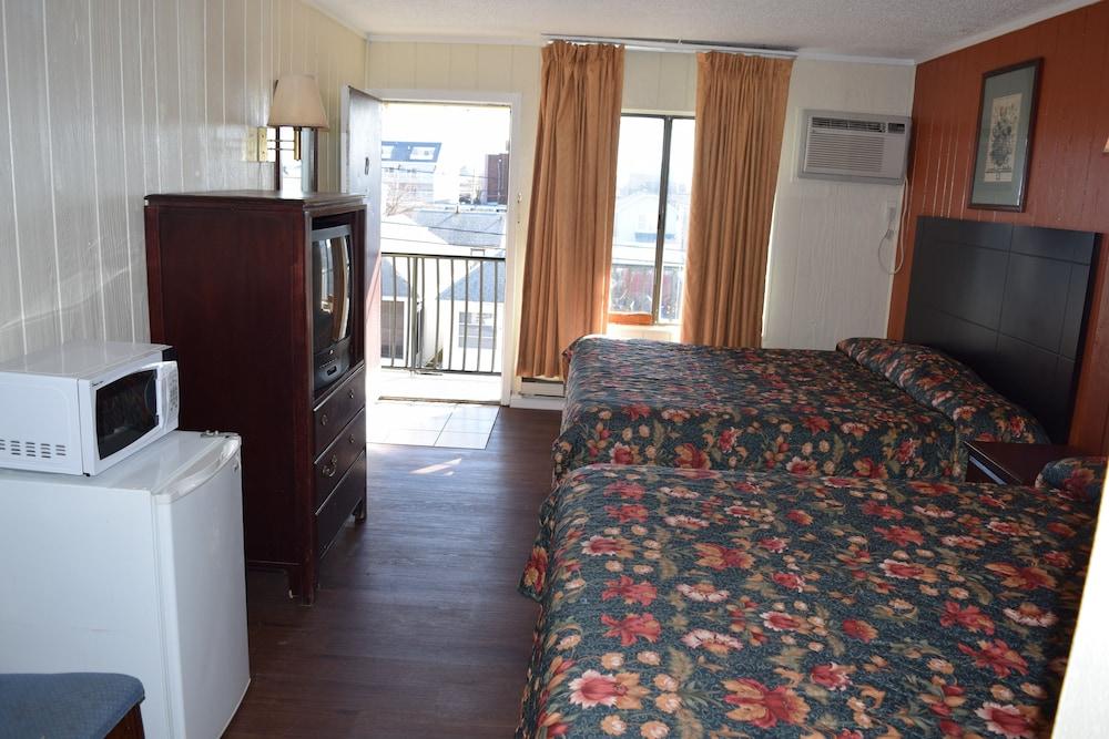 Dry Dock Motel photo 2