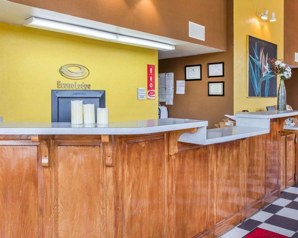 Econo Lodge Acworth East photo 16