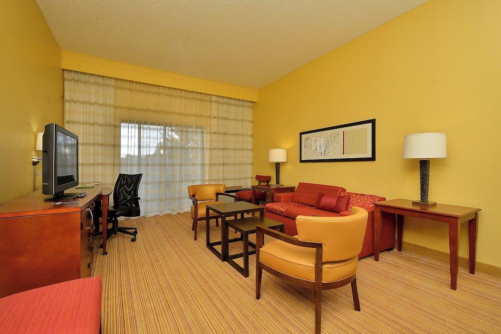 Courtyard By Marriott Bentonville photo 11