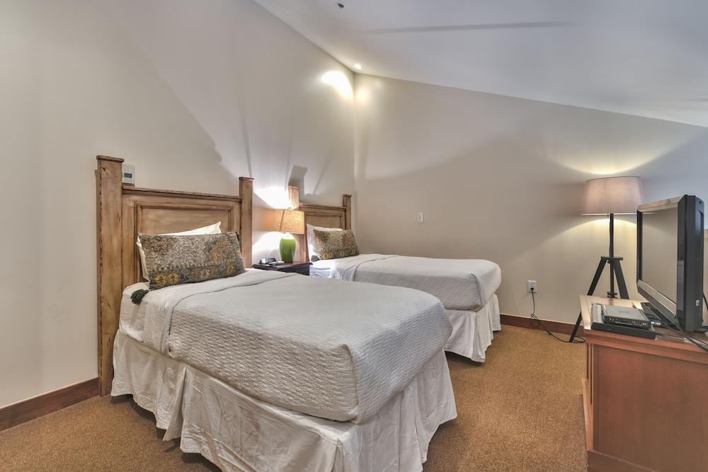 Sundial Lodge photo 16