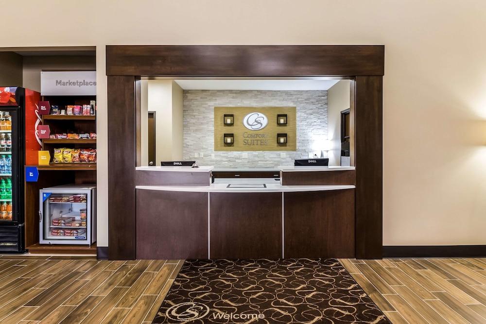 Comfort Suites Sioux Falls Mall District photo 30
