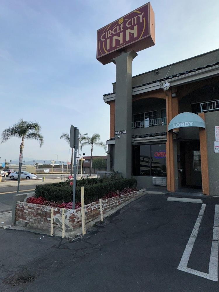 Corona Inn photo 34